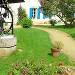 Maison De Charme A Avec Piscine Partagee