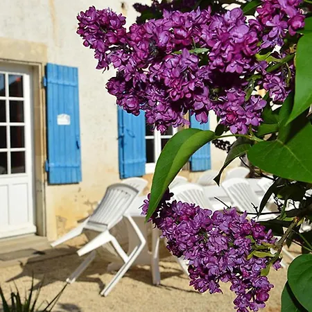 بيت للعطل Maison De Charme A Avec Piscine Partagee Saint-Vincent-la-Châtre