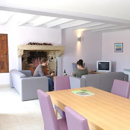 Prázdninový dům Maison De Charme A Avec Piscine Partagee Saint-Vincent-la-Châtre