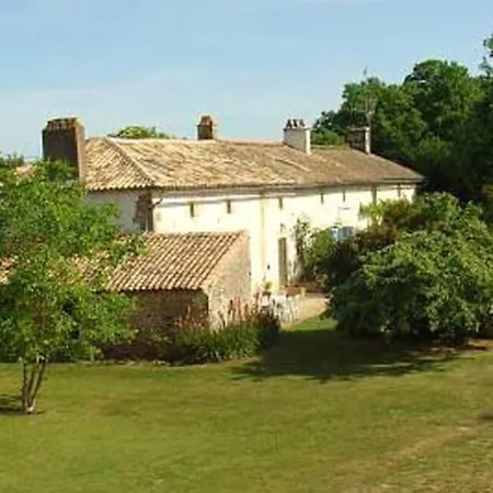 Maison De 4 Avec Piscine Partagee Jardin Amenage Et Wifi A Vincent La Chatre