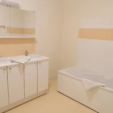 Maison De Charme A Avec Piscine Partagee بيت للعطل *