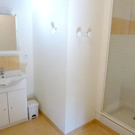 بيت للعطل Maison De Charme A Avec Piscine Partagee Saint-Vincent-la-Châtre