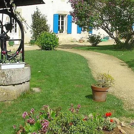 Maison De Charme A Avec Piscine Partagee بيت للعطل *