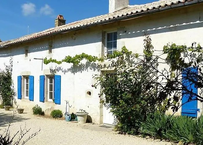 Maison De Charme A Avec Piscine Partagee *