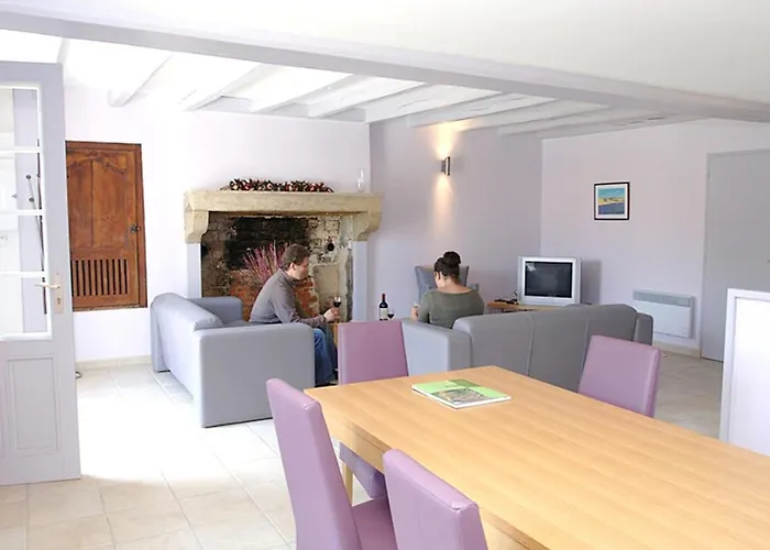 Prázdninový dům Maison De Charme A Avec Piscine Partagee Saint-Vincent-la-Châtre