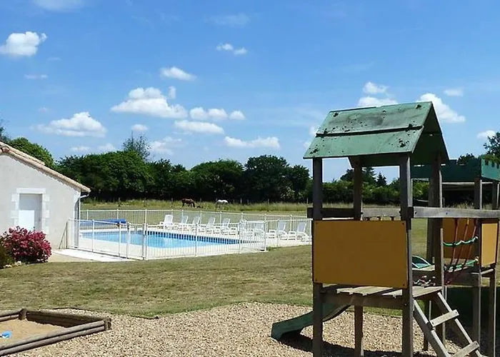Maison De Charme A Avec Piscine Partagee Saint-Vincent-la-Châtre